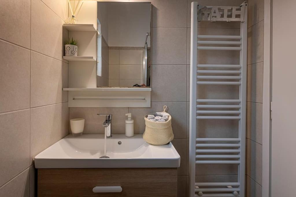Cosy House Near The Airport And The Beach Porto Rafti Ngoại thất bức ảnh